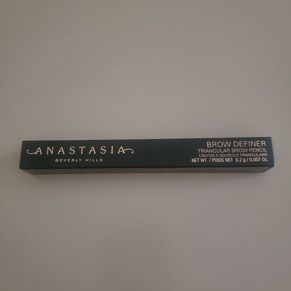 *NEW* Anastasia Brow Definer - Triangular Brow Pencil in Taupe